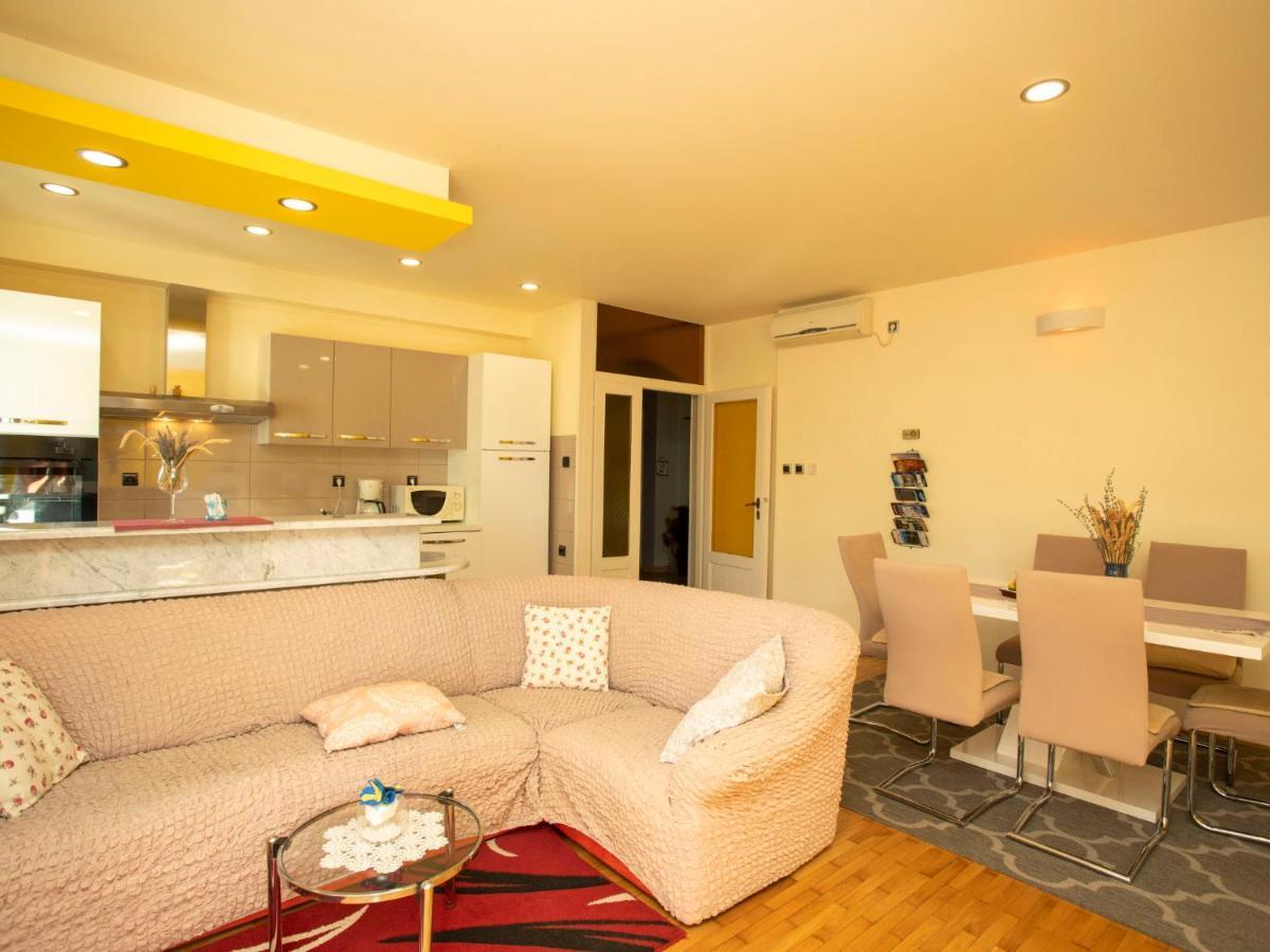 Apartment Olivia By Interhome Pican Bagian luar foto
