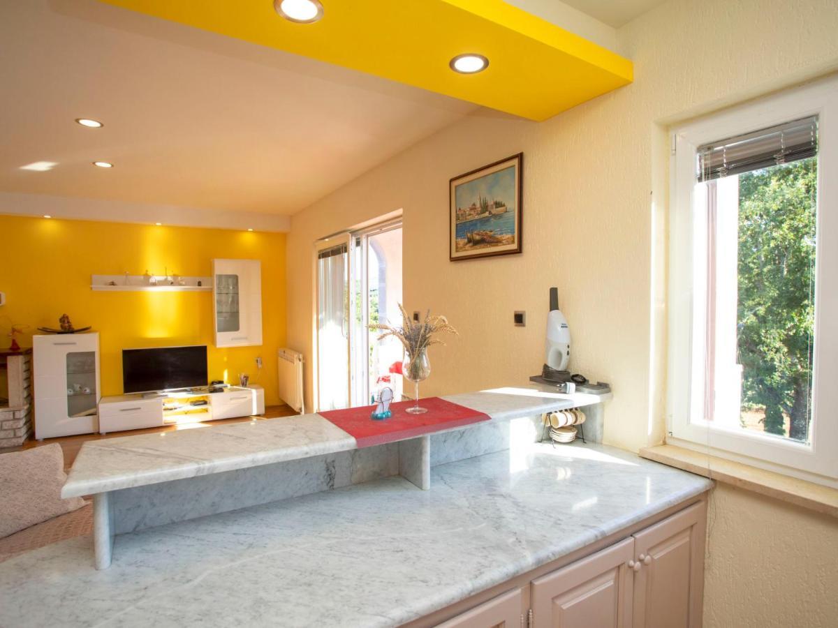 Apartment Olivia By Interhome Pican Bagian luar foto