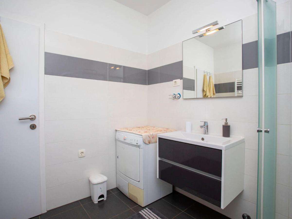 Apartment Olivia By Interhome Pican Bagian luar foto