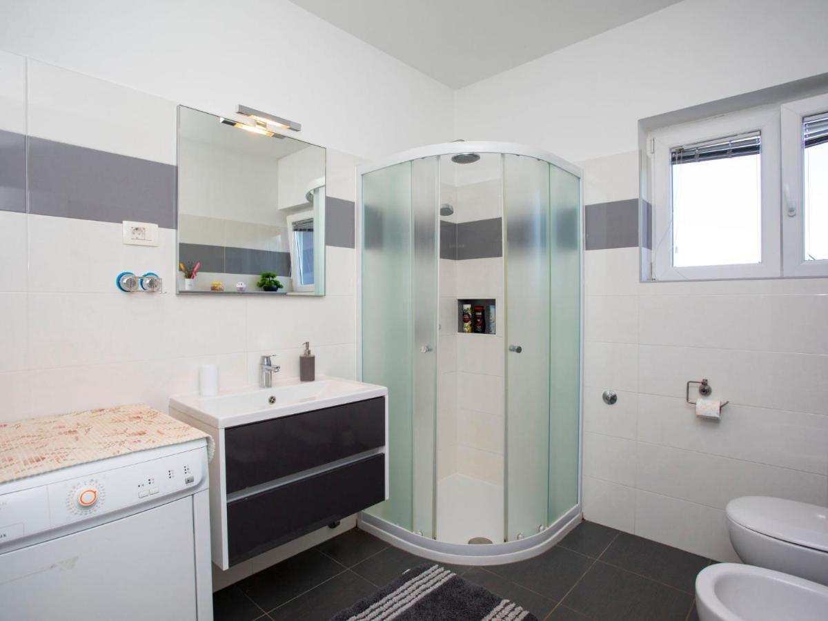 Apartment Olivia By Interhome Pican Bagian luar foto